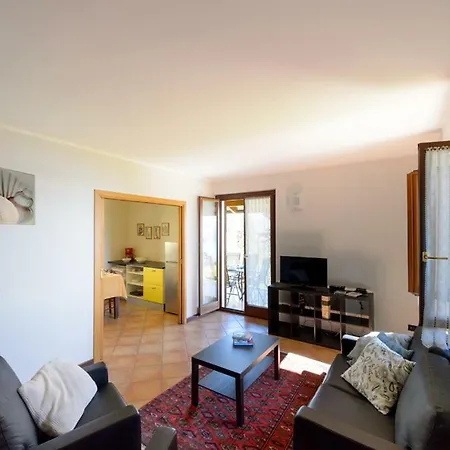 Zoe Apartment