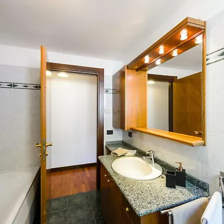Zoe Apartment *
